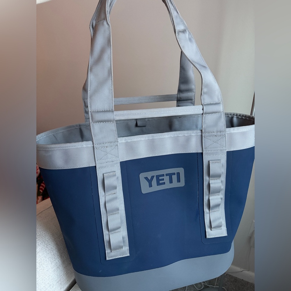 Yeti CAMINO® 35 CARRYALL TOTE BAG